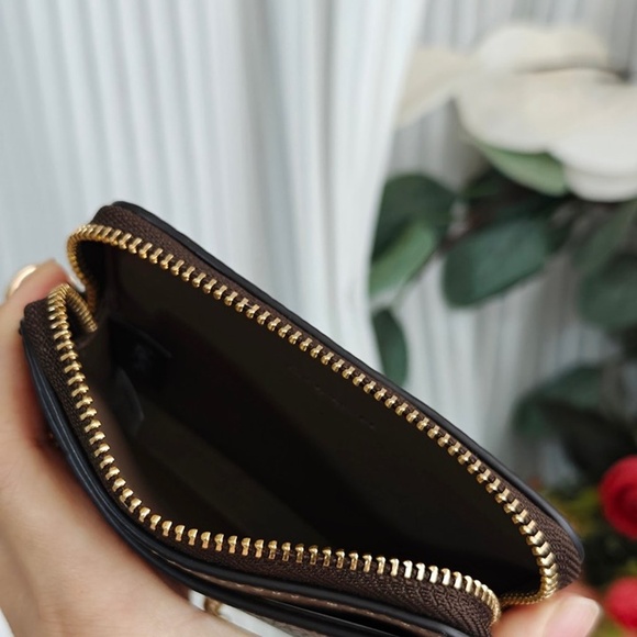 NWT COACH ZIP LEATHER CARD CASE/ MINI WALLET/ WRISTLET 6303 IM/DARK STONE $118 - Picture 4 of 4